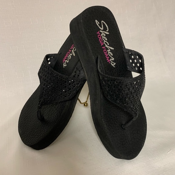 Skechers Yoga Foam Sandals Women 7 Black Platform Wedge Flip Flop Summer Casual - Picture 1 of 10